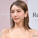 美香、ミニスカートとタイツを合わせた冬コーデ披露「脚長くて綺麗」「リアルバービー」の声