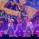 Number_i、宇宙船・ゴンドラ…驚く“仕掛け”に会場歓声 クリスマスに全国ツアー完走【セットリスト】