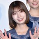 元日向坂46メンバー、素肌輝くキャミワンピ姿 “初ソロ海外”写真に反響「透明感すごい」「デコルテ綺麗すぎる」