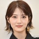 元乃木坂46若月佑美、網タイツ×しっぽチャーム際立つ美脚ショットに反響相次ぐ「スタイル良すぎ」「釘付け」