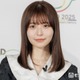 長濱ねる、美脚際立つプールサイドショット披露に反響「透明感すごい」「膝下長くて驚き」
