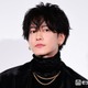 佐藤健、大物女性歌手とゲームで完敗「手も足も出ませんでした」対戦ショットに反響相次ぐ「豪華すぎ」「CMのような1シーン」