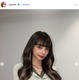 広島カープ小園海斗選手の妻・渡辺リサ、美ボディぴったりユニフォームからウエストチラリ「着こなしが神」「ドキッとした」の声