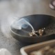 「褒められなくても満たされる人」は、他人の評価が気になる人と何が違う？エッセイスト・一田憲子氏に学ぶ、「大人の承認欲求」との向き合い方