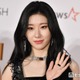 ITZYチェリョン、美脚際立つミニスカ制服姿披露「脚が綺麗」「違和感ゼロ」