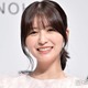 長濱ねる、レースシャツ×ミニボトムで美脚スラリ「美しさに目が釘付け」「知的な雰囲気でおしゃれ」の声