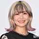 LiSA、美脚際立つミニワンピショット公開「スタイル良すぎ」「片足だけ網ソックスのセンス最高」と反響