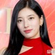 スジ、美スタイル際立つ真紅ノースリドレスで登場「気分に大きな影響を与える」もの明かす