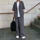 シックなトーンで上品に魅せる。人気インフルエンサーに学ぶハンサムモノトーンな初夏コーデ