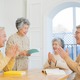 認知症になる可能性が高くなる、人づき合いの状態は⁉健康的に長生きするための「おすすめ習慣」2選【心理カウンセラーが解説】