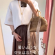 夏の「 白×ブラウン」コーデ。鉄板カラーを爽やかに仕上げる秘訣とは【40代の毎日コーデ】