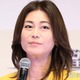 氷川きよし、美脚際立つ膝上ショーパンコーデ 麻布十番街中ショットに反響「脚長くて綺麗すぎる」「変装なしでいるのビックリ」