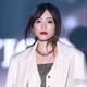 矢吹奈子、赤リップ×ミニワンピで魅力全開「いつもと雰囲気違う」「大人っぽい」と反響【TGC2026A/W】