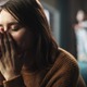 夫に殴られ全治2週間、子供にも手を上げられ…。それでも離婚できない50歳女性がハマっていった「現実逃避」とは