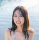 日向坂46金村美玖、湖水浴場で微笑む 封入ポストカード第3弾公開【機微】