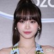 LE SSERAFIMチェウォン、ビッグトレーナーから美脚スラリ「等身バランス神」「髪型も服装もオシャレ」と絶賛の声