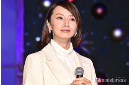 鈴木亜美、娘の最新ショット公開「美人さん確定」「目元がママそっくり」と反響