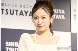 吉田朱里、ミニスカから美脚輝く “学生気分”コーデに「スタイル抜群」「憧れ」の声