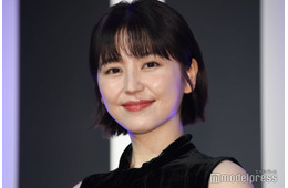 長澤まさみ、久々インスタ更新でほっそり美脚披露「息を呑む美しさ」「破壊力すごい」と反響続々