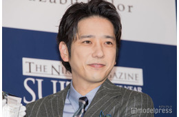 二宮和也、ドラマ共演先輩と“THE・後輩立ち”で仲良しショット「嬉しいお言葉」