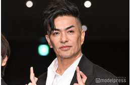 北村一輝、ド派手タトゥーびっしり タイでのオフショットが話題「かっこいい」「すごい迫力」