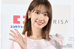 柏木由紀、ショーパンからほっそり美脚＆ウエスト披露「セクシー」「スタイル抜群」の声