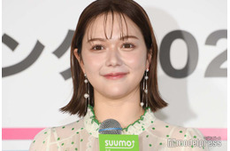 村重杏奈、美バスト全開ショットに反響「ナイスバディ」「綺麗すぎる」