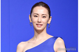 北川景子、娘への手作りポシェット公開「100円均一で選ぶの楽しすぎ」菊地亜美も反応「凄すぎる」