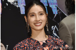 土屋太鳳、子どもとの添い寝ショット公開「幸せそう」「可愛い寝顔が並んでる」と反響続々