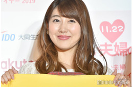 安めぐみ、青のスーパーロングヘア披露「誰か分からなかった」「ミステリアスで美しい」の声