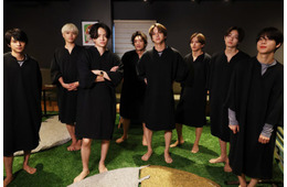 timelesz、“テレビ初公開”初恋の思い出話も 8人裸でサウナトーク