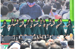 櫻坂46「サイレントマジョリティー」作詞裏話 秋元康氏が1期生に感じた印象「嬉しくないのかな」