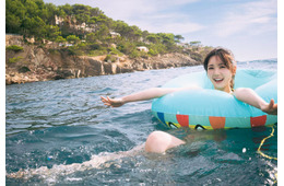 乃木坂46筒井あやめ、地中海を笑顔で泳ぐ 1st写真集先行カット第12弾解禁【感情の隙間】