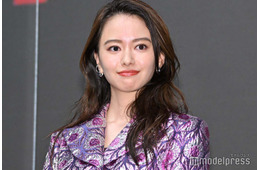 山本舞香、ショートTから美腹筋輝く「引き締まっててかっこいい」「憧れのスタイル」と絶賛の声