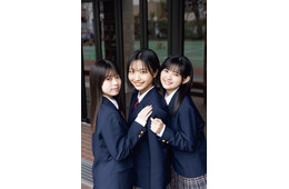“ハロプロ次世代エース候補”弓桁朱琴・石井泉羽・上村麗菜、制服姿で魅了「少年サンデー」表紙登場