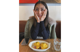 TBS近藤夏子アナ、ミニ丈私服で美脚スラリ「スタイル抜群」「夏が似合う」と反響