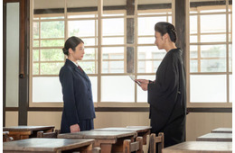 朝ドラ「あんぱん」黒井先生（瀧内公美）の壮絶過去＆一瞬の微笑みに反響「印象が変わった」「胸が締め付けられる」