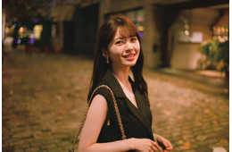 乃木坂46筒井あやめ、ミニ丈ワンピでレストランへ 写真集ロケ最終日のカット解禁【感情の隙間】