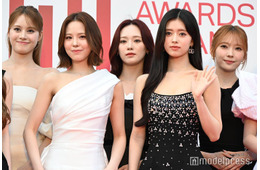 NiziU、モノトーンドレスでシックな装い【MUSIC AWARDS JAPAN】