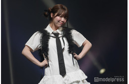 “津田塾大卒アイドル”塩見きら、ミニ丈で素肌大胆披露【学生ランウェイ2025 SUMMER】