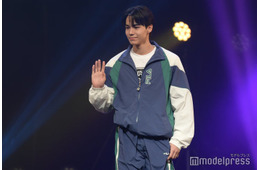 「今日好き」林田拓也、ソロランウェイでファンサ ラフな着こなしがかっこいい【学生ランウェイ2025 SUMMER】