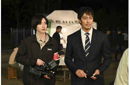 【キャスター 第8話】進藤、山火事現場へ 山井の父が行方不明に