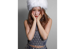 てんちむ、スラリ美脚＆美肩際立つ韓国満喫ショット公開「スタイル抜群」「めちゃくちゃオシャレ」の声