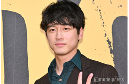 坂口健太郎、直筆中国語でメッセージ「イラストも可愛い」「素敵」の声
