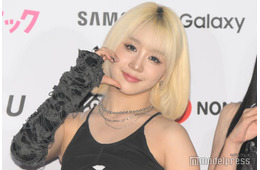 Kep1erヒカル、ミニスカから美脚スラリ「着こなしがオシャレ」「天才アングル」の声