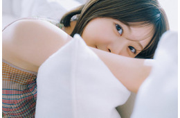 日向坂46卒業発表の富田鈴花、1st写真集決定 大胆な水着姿＆初ランジェリーショットも披露