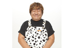 ホンジャマカ石塚、息子との親子写真が話題「そっくり」「レア」