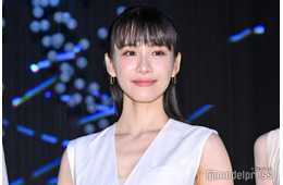 Perfumeあ～ちゃん、ショーパン×ハイソックスから美太もも披露「スタイル良い」「脚細長くて綺麗」