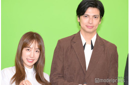 第3子妊娠中の川崎希、夫・アレクとのマタニティフォト＆家族4ショット公開「素敵なパパママ」「美形ファミリー」と反響