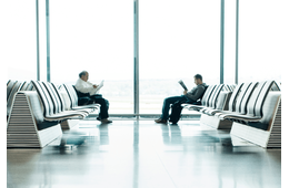 オランダ空港のロビーで…「さすが」圧倒された”日本との違い”に「上には上がいる」